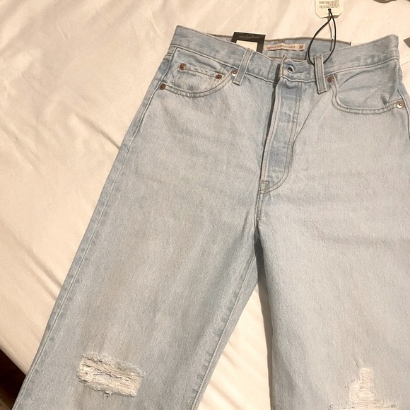 NWT- Womens Levi’s - 26x 27 - Picture 2 of 7